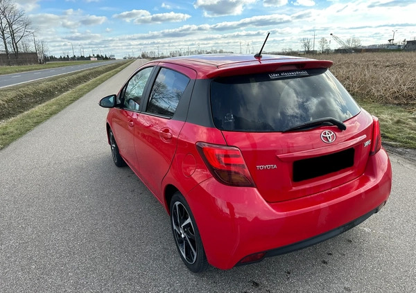 Toyota Yaris cena 42000 przebieg: 118183, rok produkcji 2015 z Żuromin małe 137